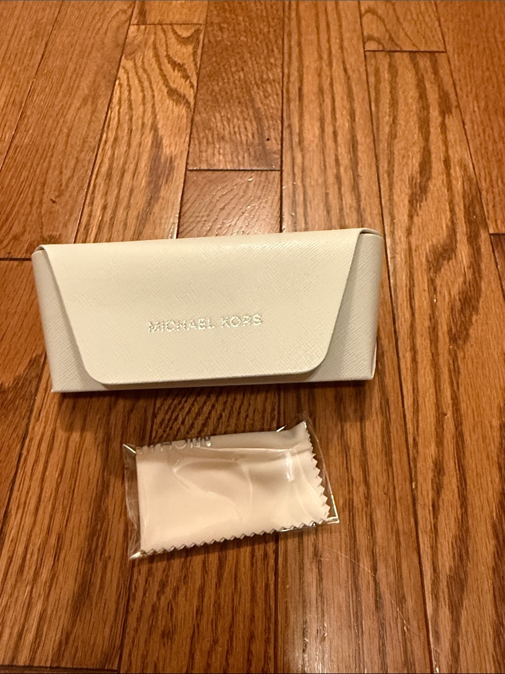 Michael Kors Cream Sunglasses Case A1